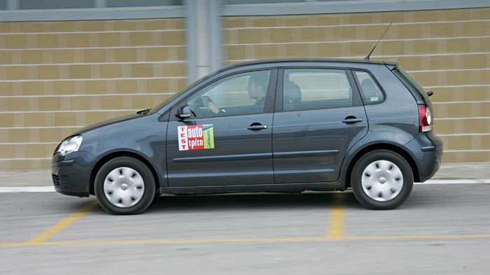 Η ανάρτηση του VW Polo απορροφά τις ανωμαλίες του δρόμου. Στον αυτοκινητόδρομο είναι σταθερό στις υψηλές ταχύτητες, ενώ υπό πίεση οι κλίσεις του αμαξώ